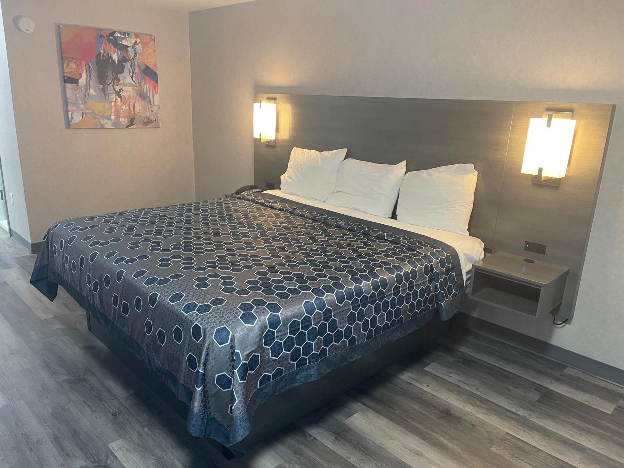 The Wayne Inn Экстерьер фото