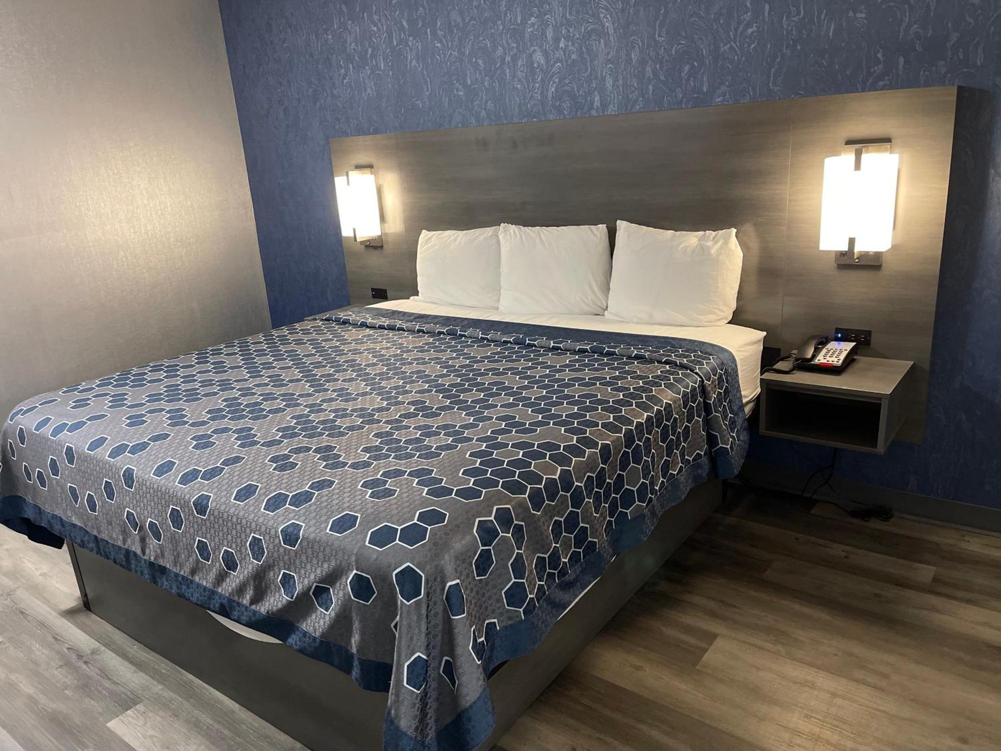 The Wayne Inn Экстерьер фото
