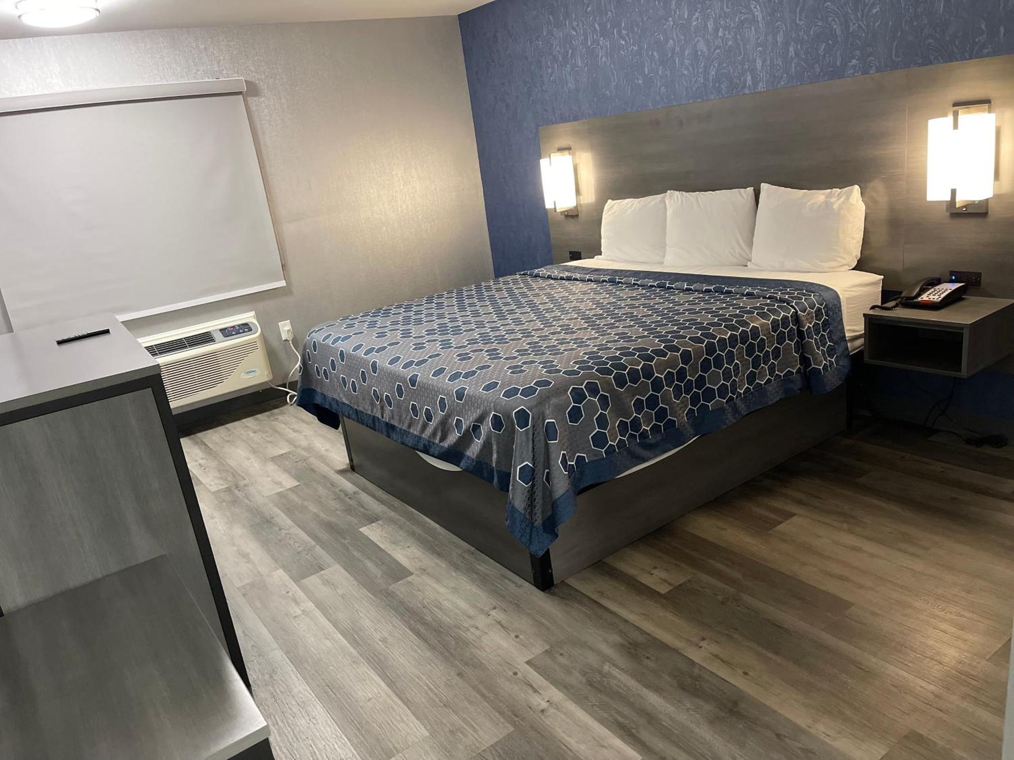 The Wayne Inn Экстерьер фото