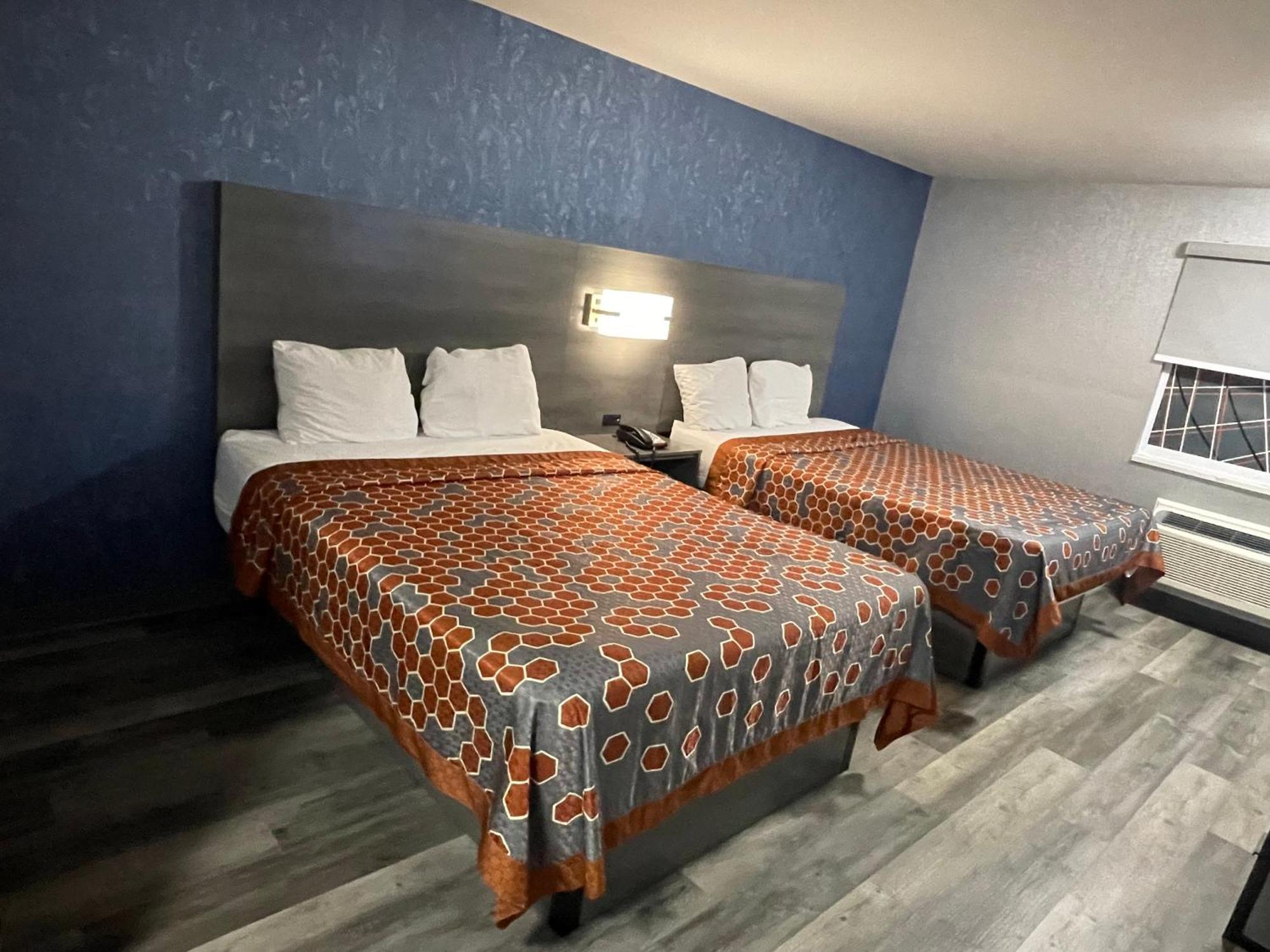 The Wayne Inn Экстерьер фото