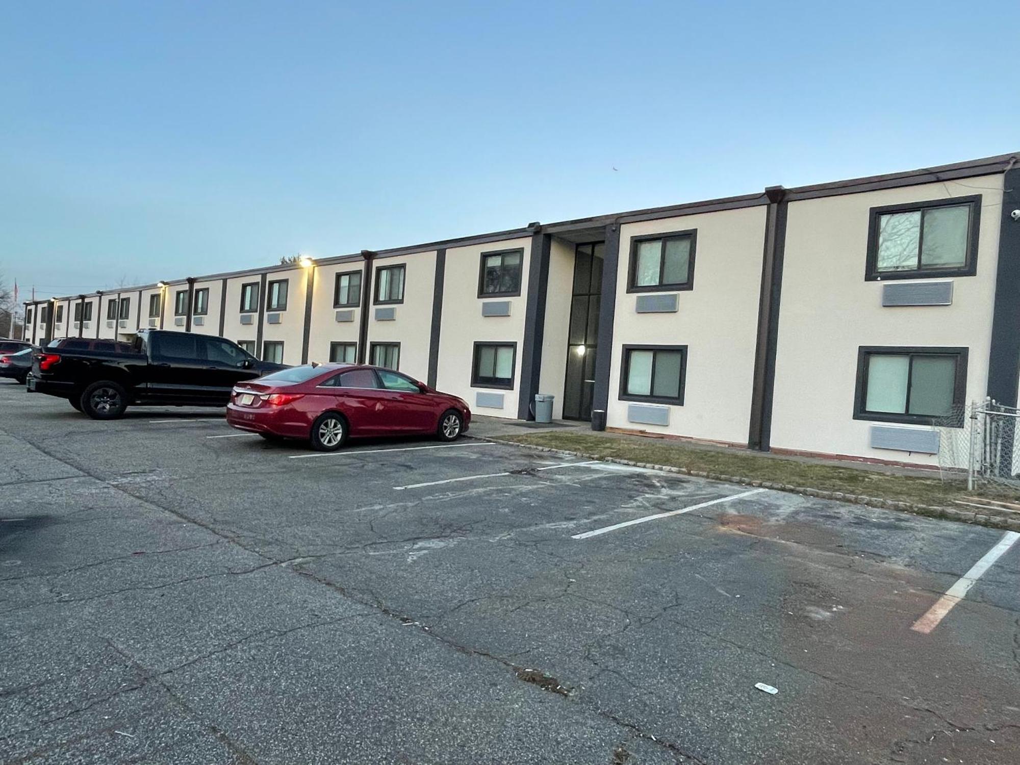 The Wayne Inn Экстерьер фото
