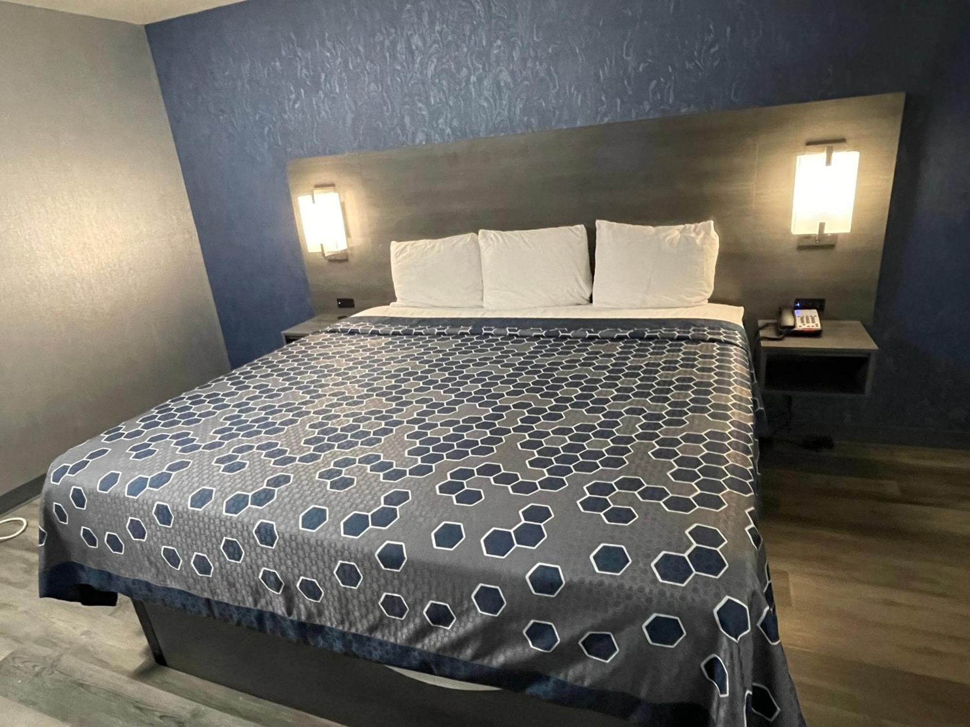 The Wayne Inn Экстерьер фото
